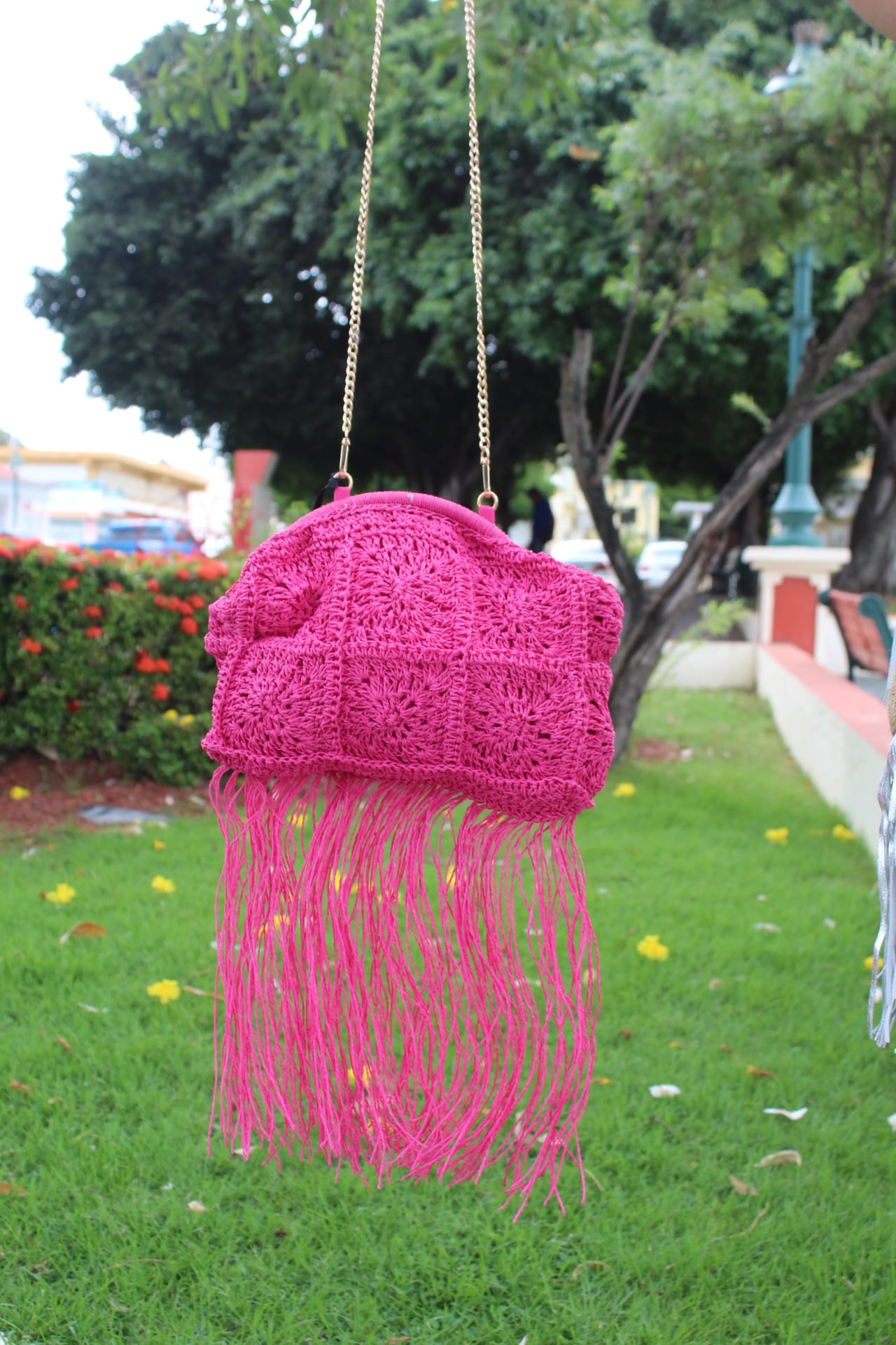 Fuchsia paperbag with Fringes