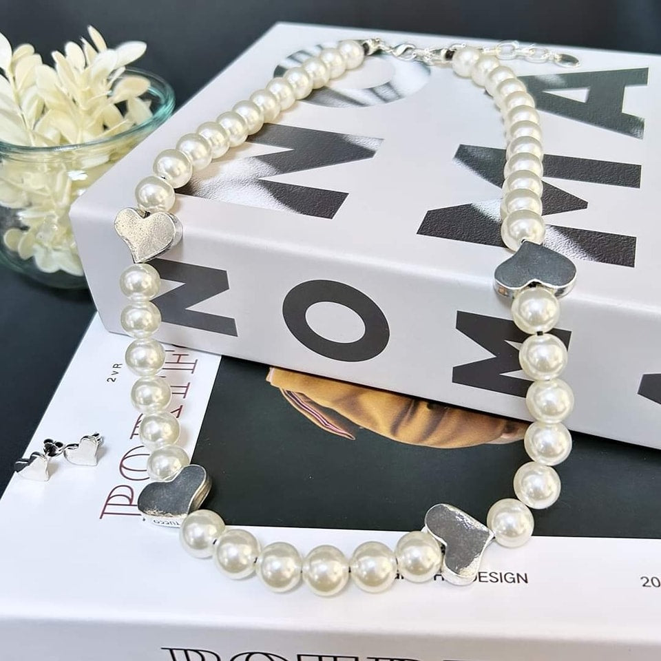 Pearl Necklace and Bracelet with Silver Hearts Tucco